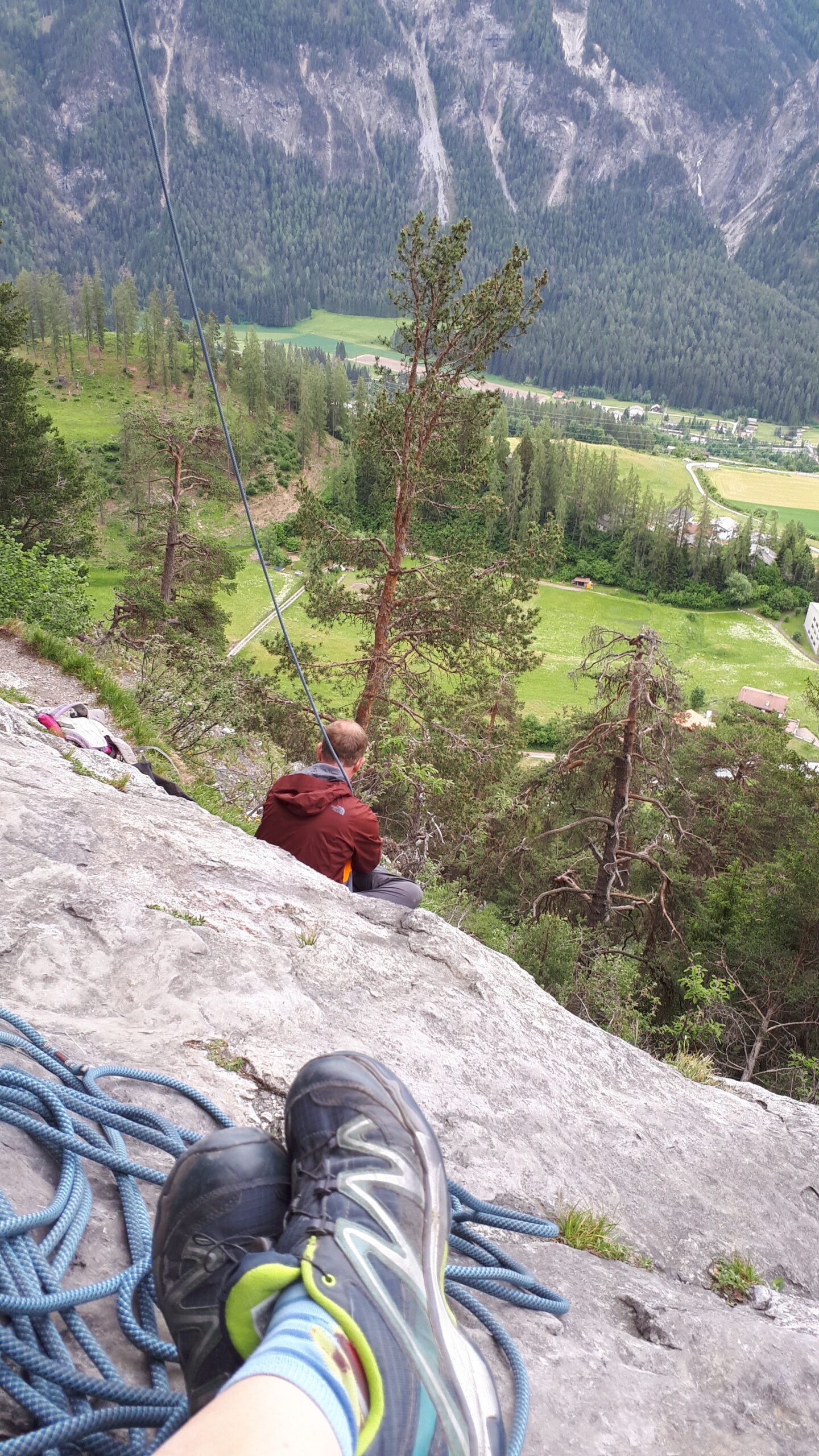 Kletterfelsen mit Blick auf Alvaneus Spielplatz